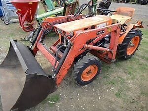 Kubota B5100 B6100 B7100 Tractor Workshop Service Manual