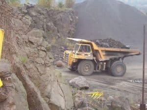 Komatsu HD465-5 Dump Truck Operation Maintenance Manual